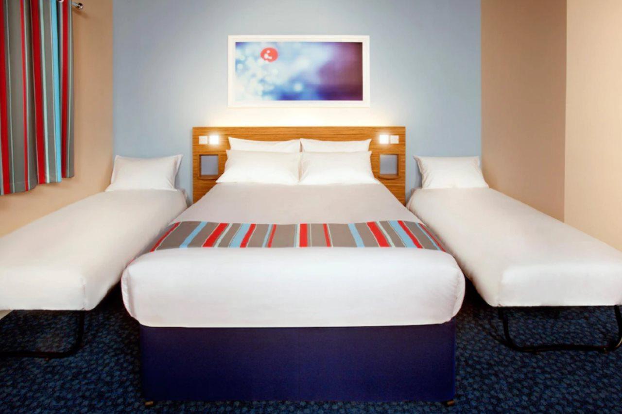 Travelodge Manchester Birch M62 Eastbound Heywood Екстер'єр фото