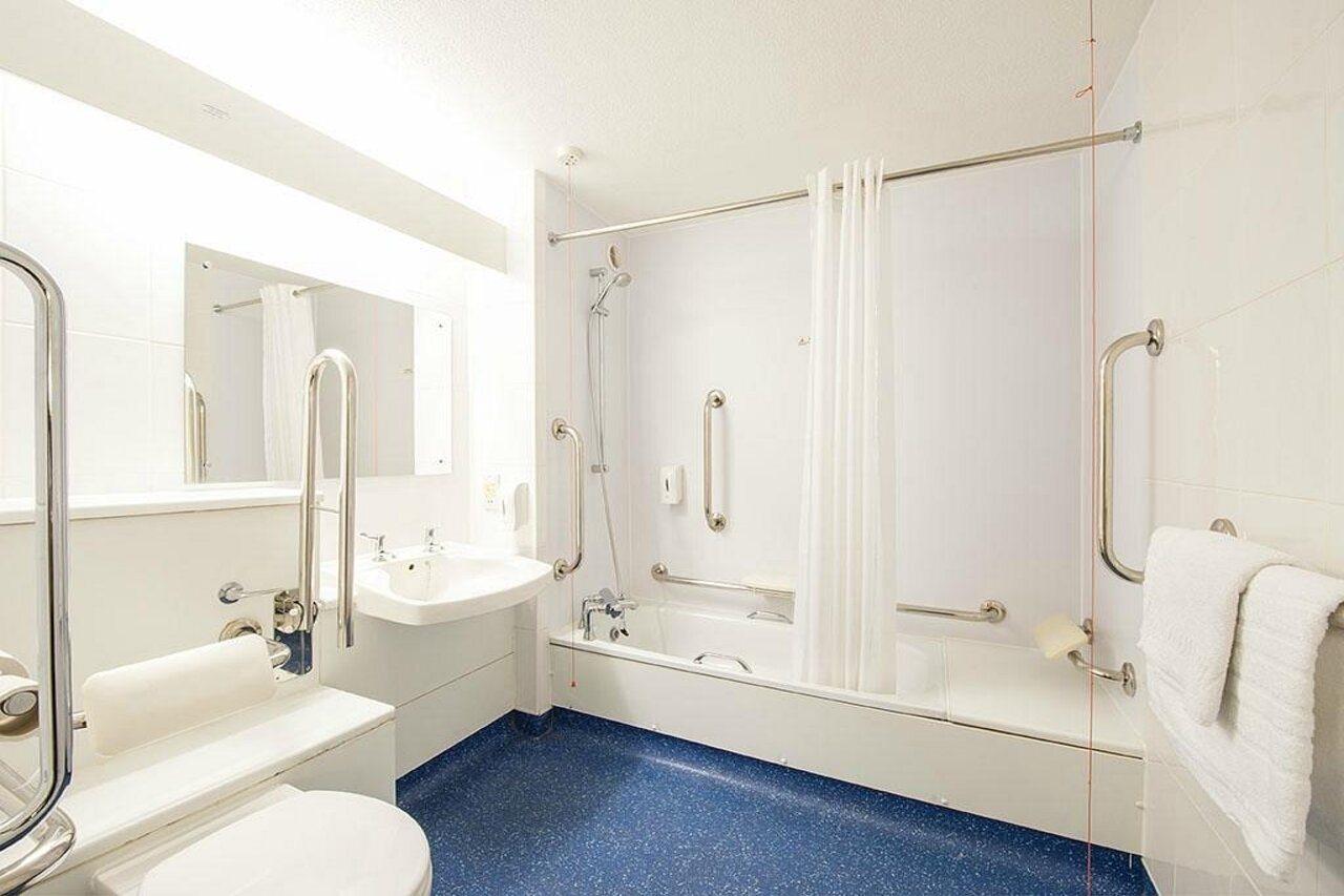Travelodge Manchester Birch M62 Eastbound Heywood Екстер'єр фото