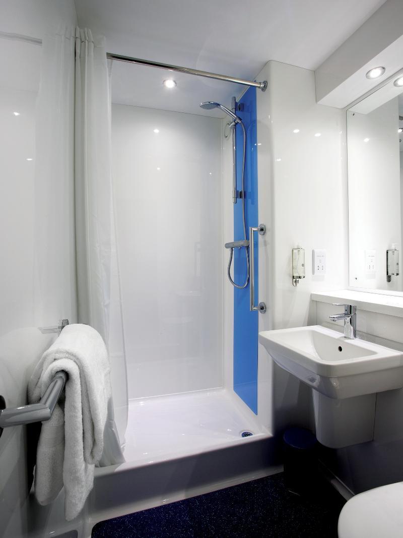 Travelodge Manchester Birch M62 Eastbound Heywood Екстер'єр фото